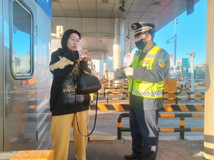 张玉松找卡包照片.jpg 张玉松找卡包照片.jpg