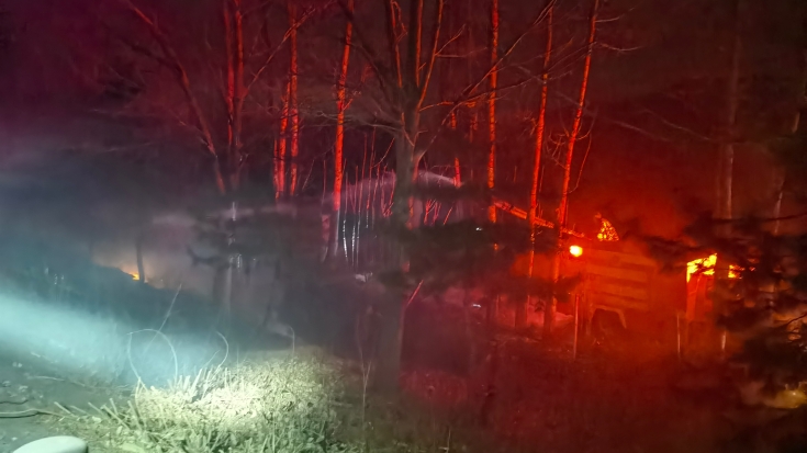 C:\Users\Administrator\Desktop\京哈北线分公司指挥调度中心：高速边坡大火危机 携手消防抢险保畅\2