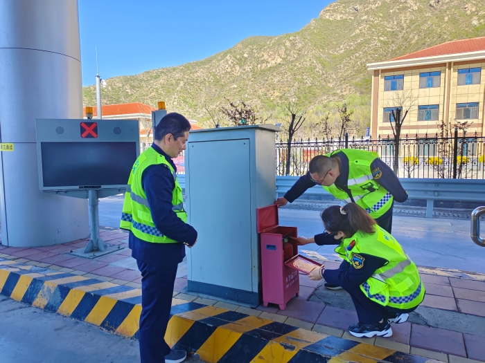 6ee4ae8645bac683c7f3a737340ce41