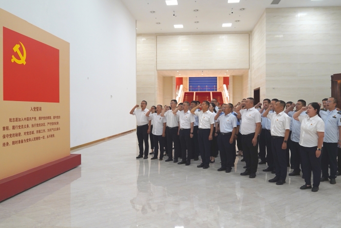 C:\Users\Administrator\Desktop\新建文件夹\dedac2f4c7e8119300eb8594515fb5a6