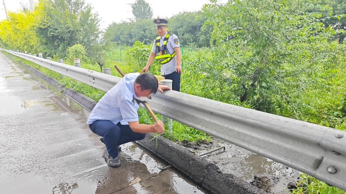 d:\Users\Administrator\Desktop\8.5\f2f2c99937e08fb78f71f3ea2fc416ff