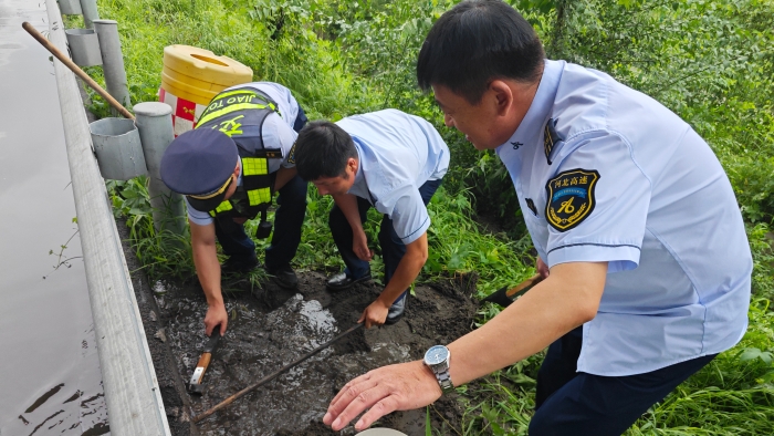 d:\Users\Administrator\Desktop\8.5\92675ad9181abd3d2f7741e165e97356